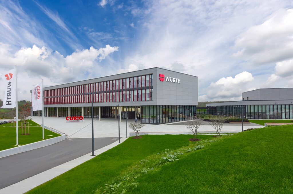 Das Reinhold Würth Innovationszentrum Curio befindet sich auf dem Campus der Firmenzentrale in Künzelsau-Gaisbach. Foto: Würth